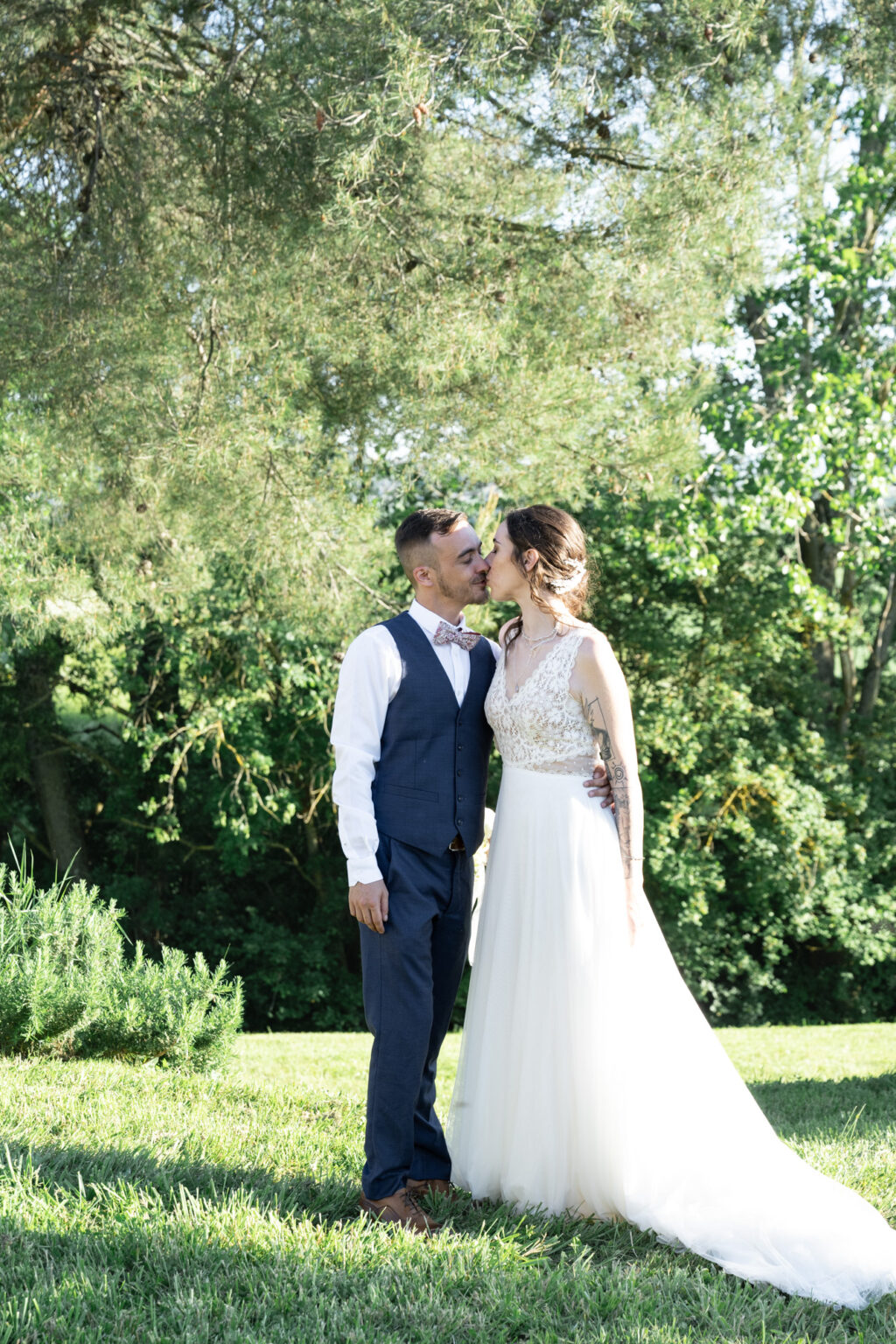 mariés séance couple domaine barbeliere