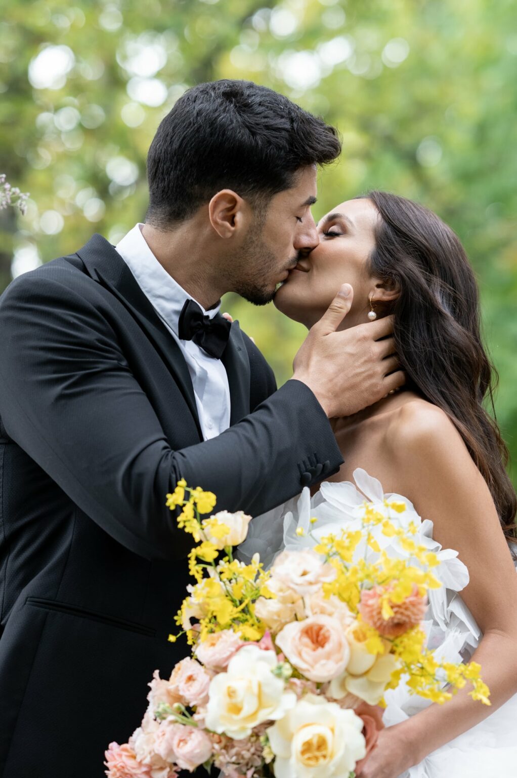 cérémonie baiser éditorial mariage chateau la gaude