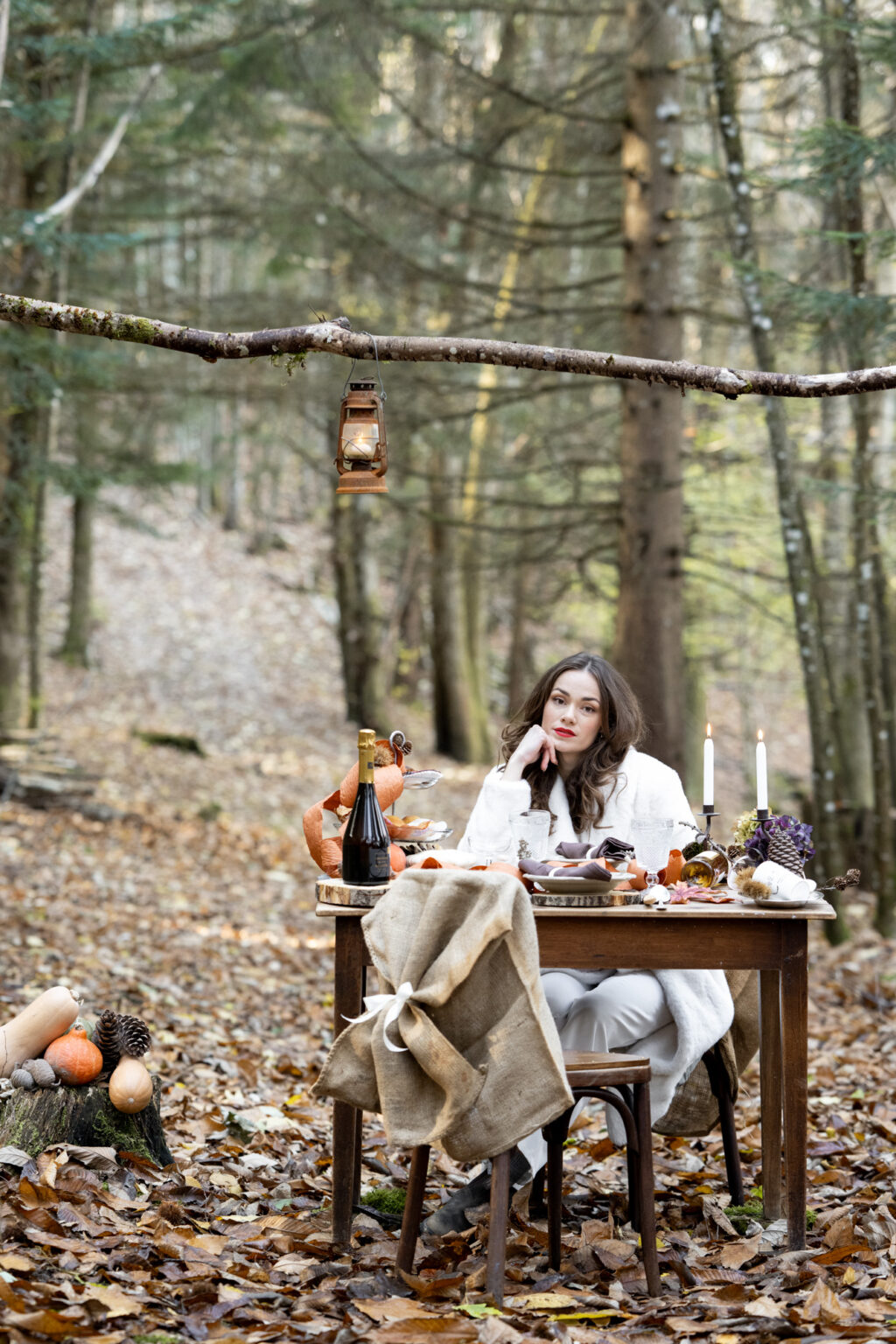 mariée automne foret à table