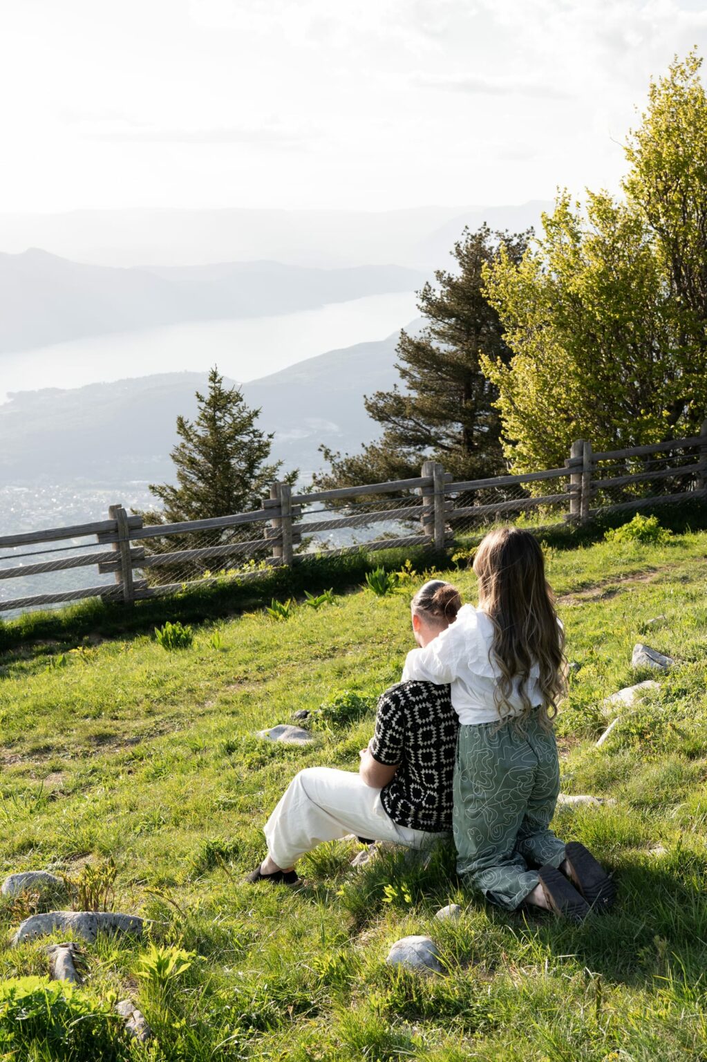 seance couple Revard savoie devant vue