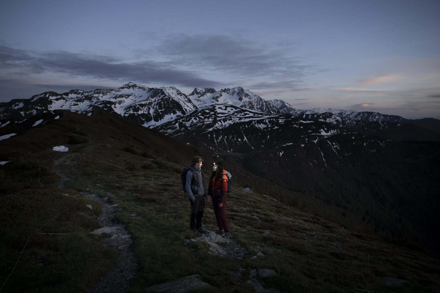 engagement belledonne couple frontale randonnée