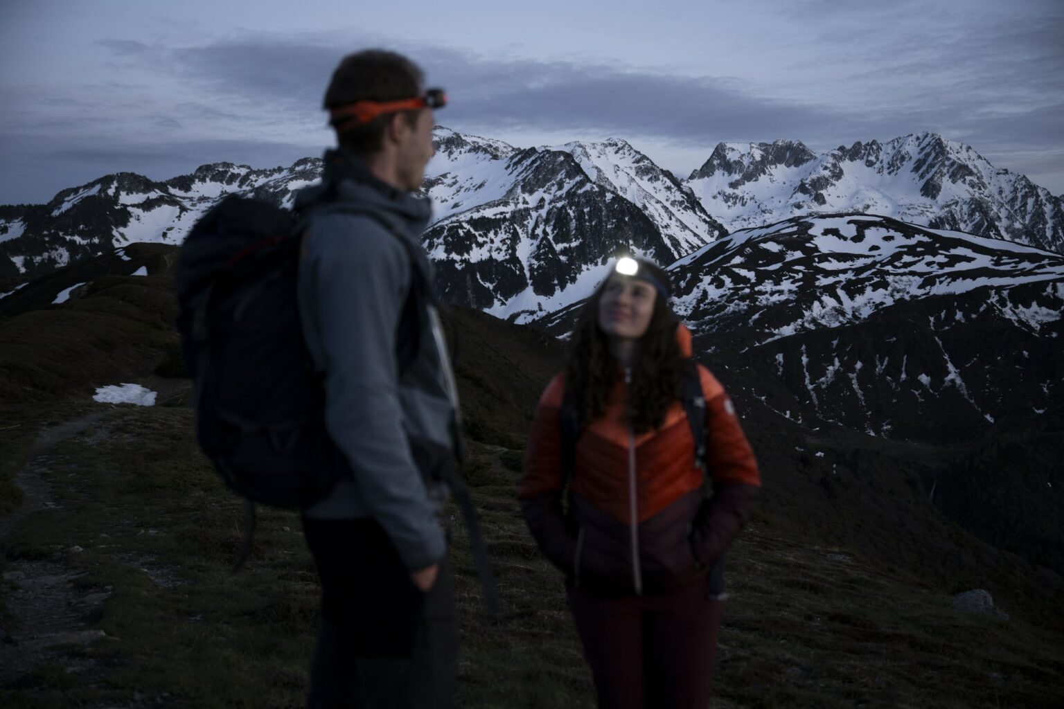 engagement belledonne couple frontale randonnée