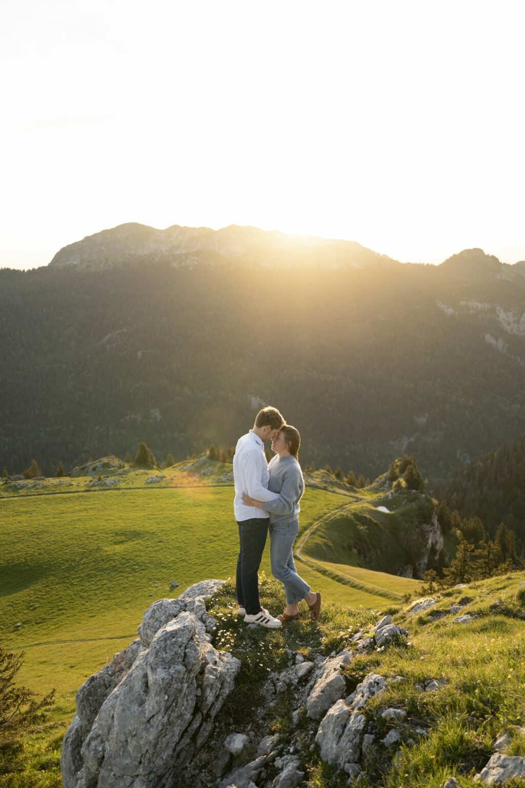 engagement chartreuse savoie couple coucher de soleil