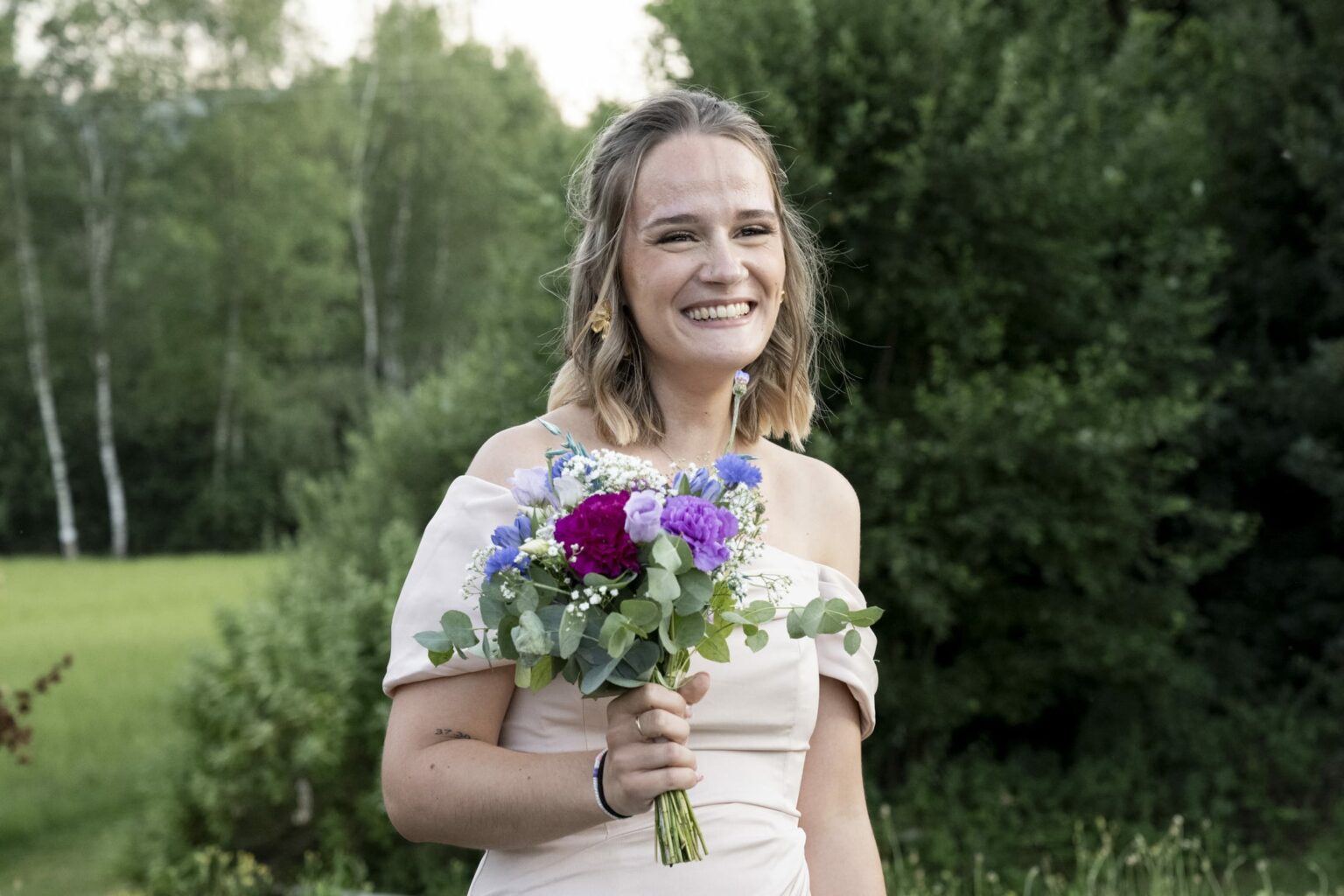 mariage ferme allobroges lancé bouquet