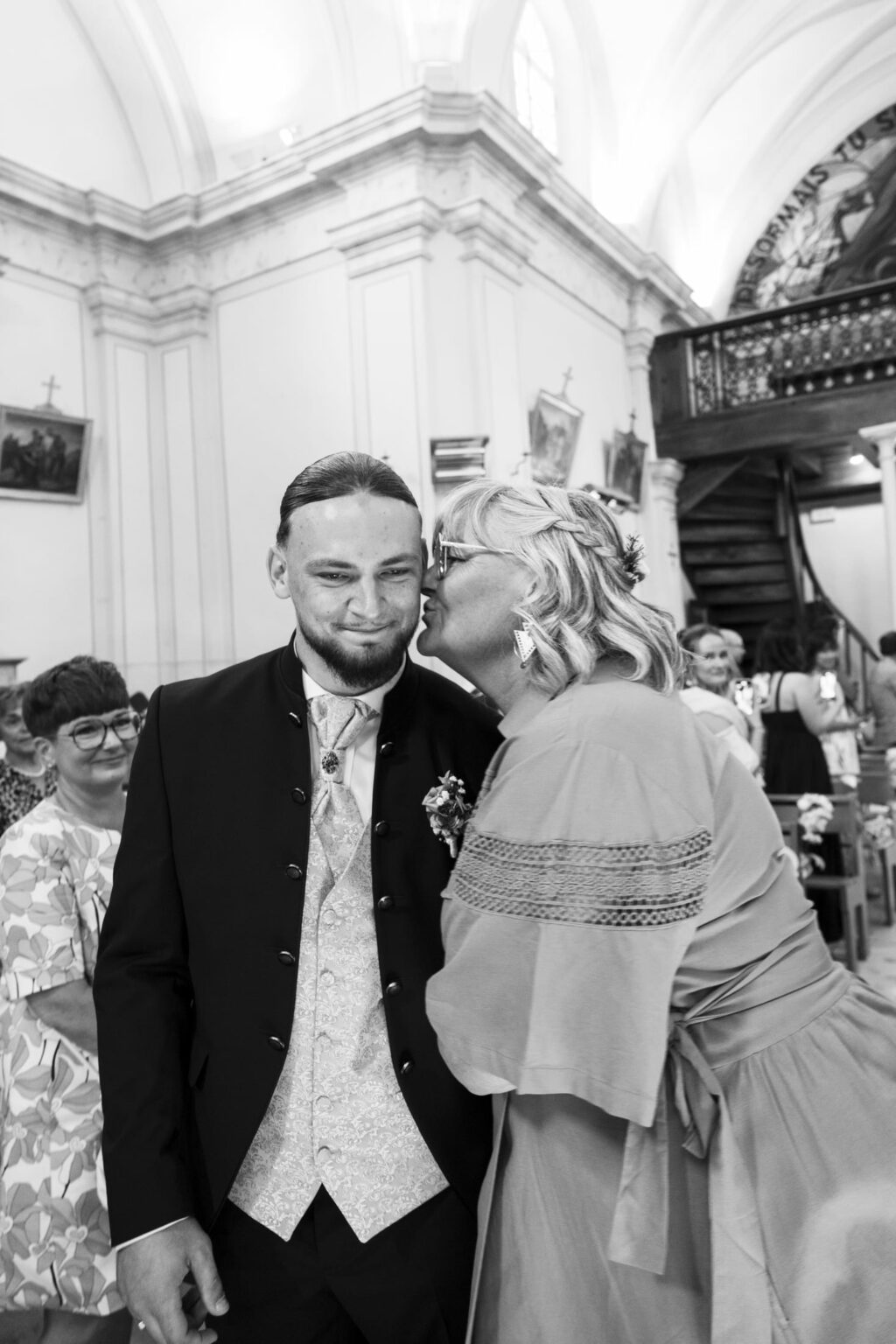mariage ferme allobroges église marié et maman