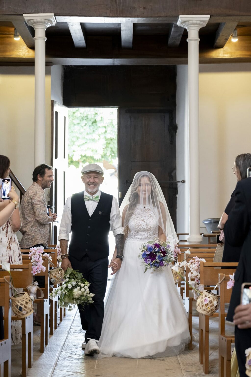 mariage ferme allobroges église arrivée mariée