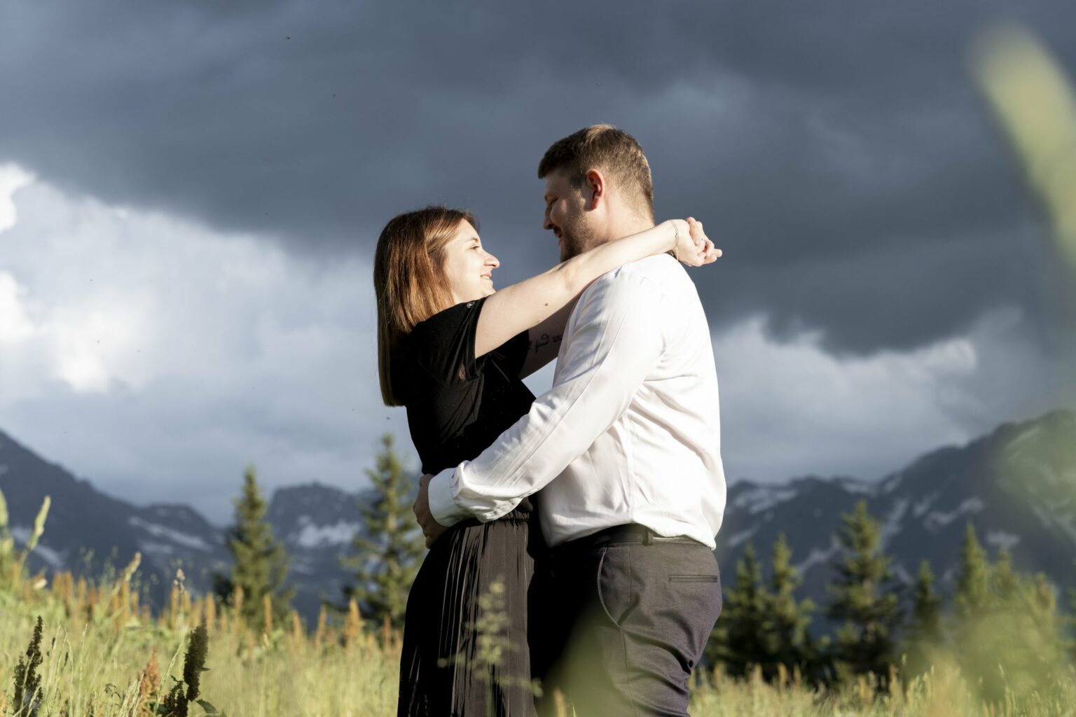 engagement val pelouse couple