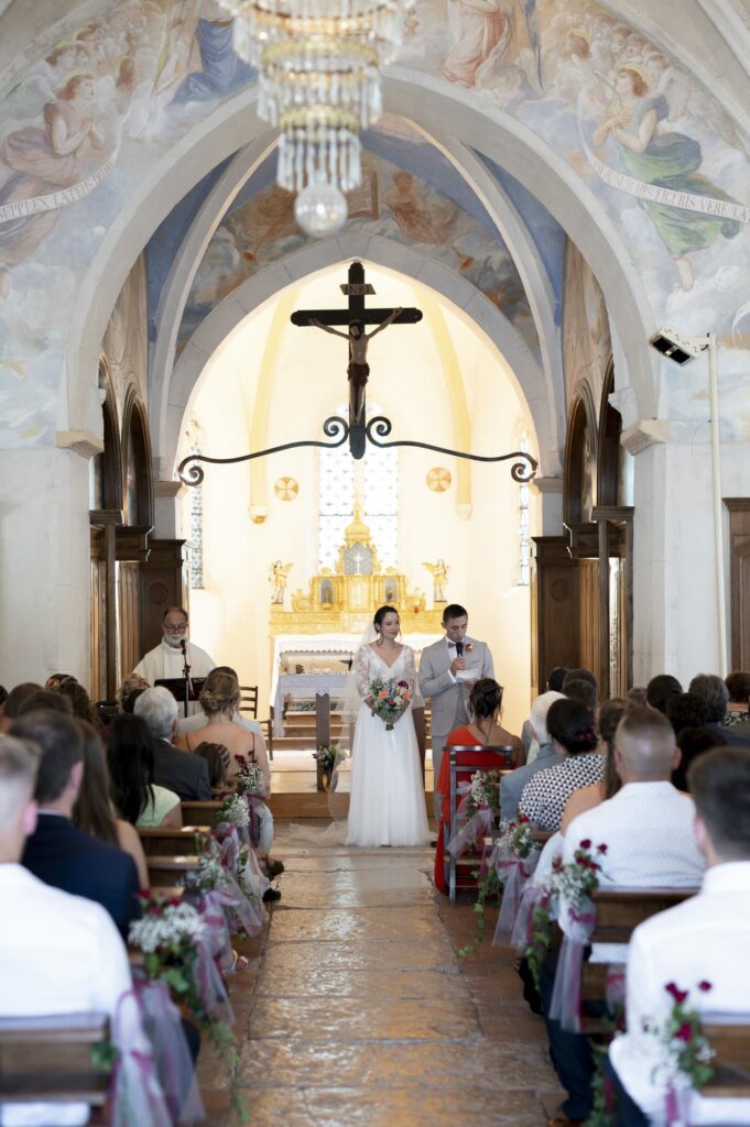 photographe mariage chateau luponnas eglise Villette