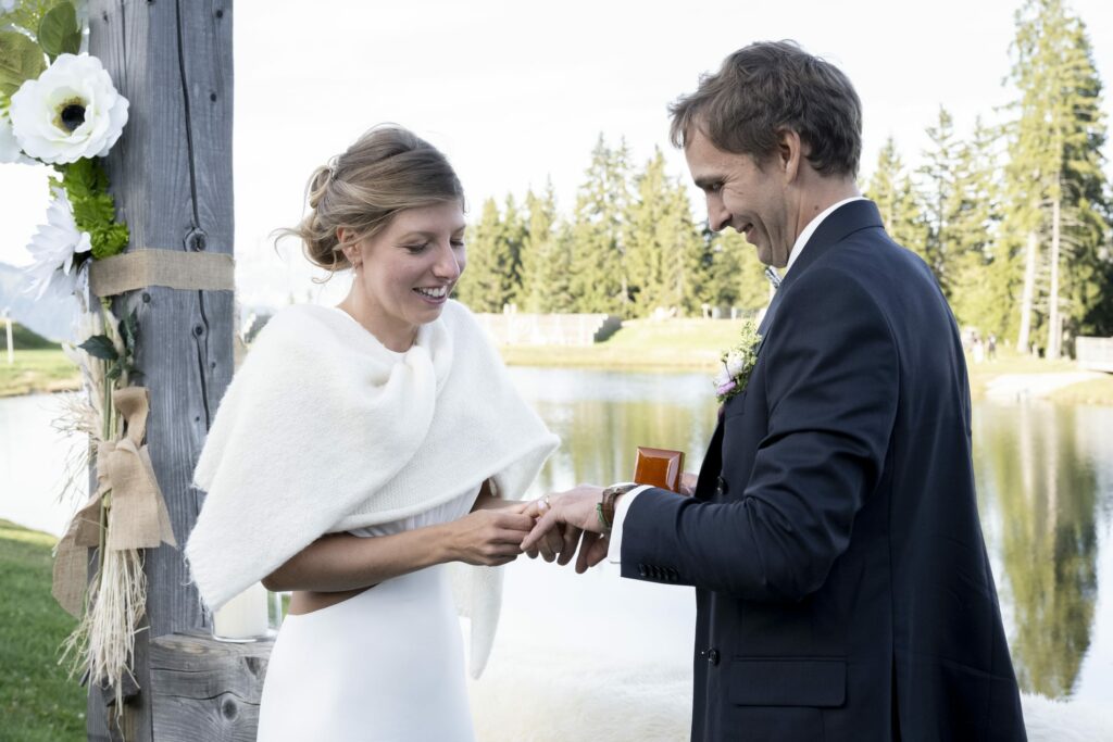 mariage crest voland cérémonie laïque alliances