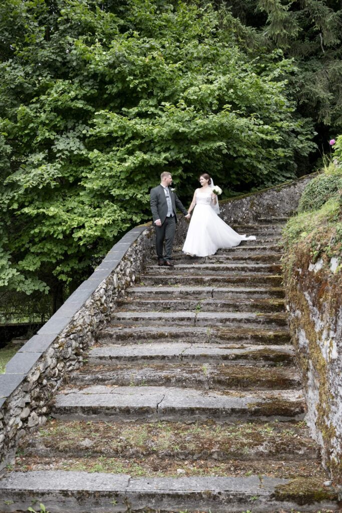 mariage chateau escart mariés escaliers