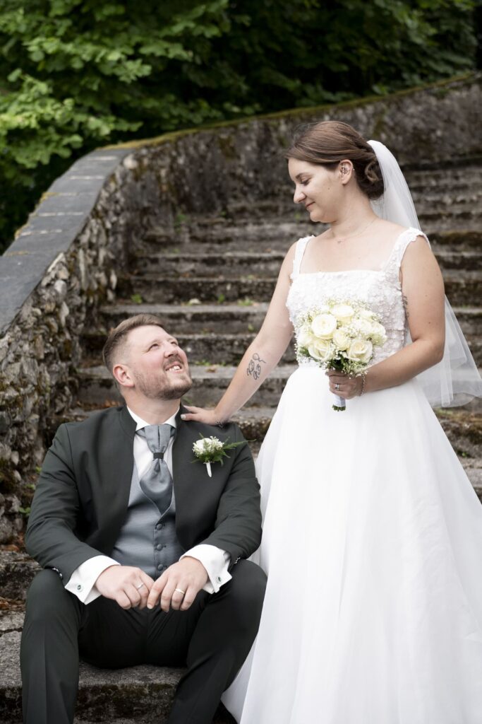 mariage chateau escart mariés escaliers