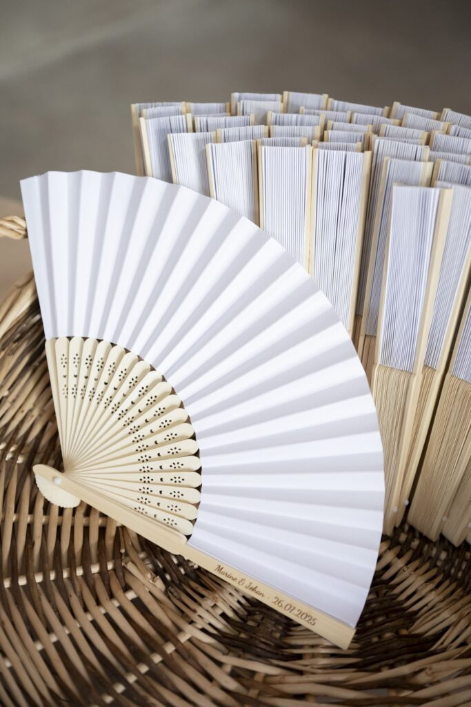 mariage église arvillard éventails