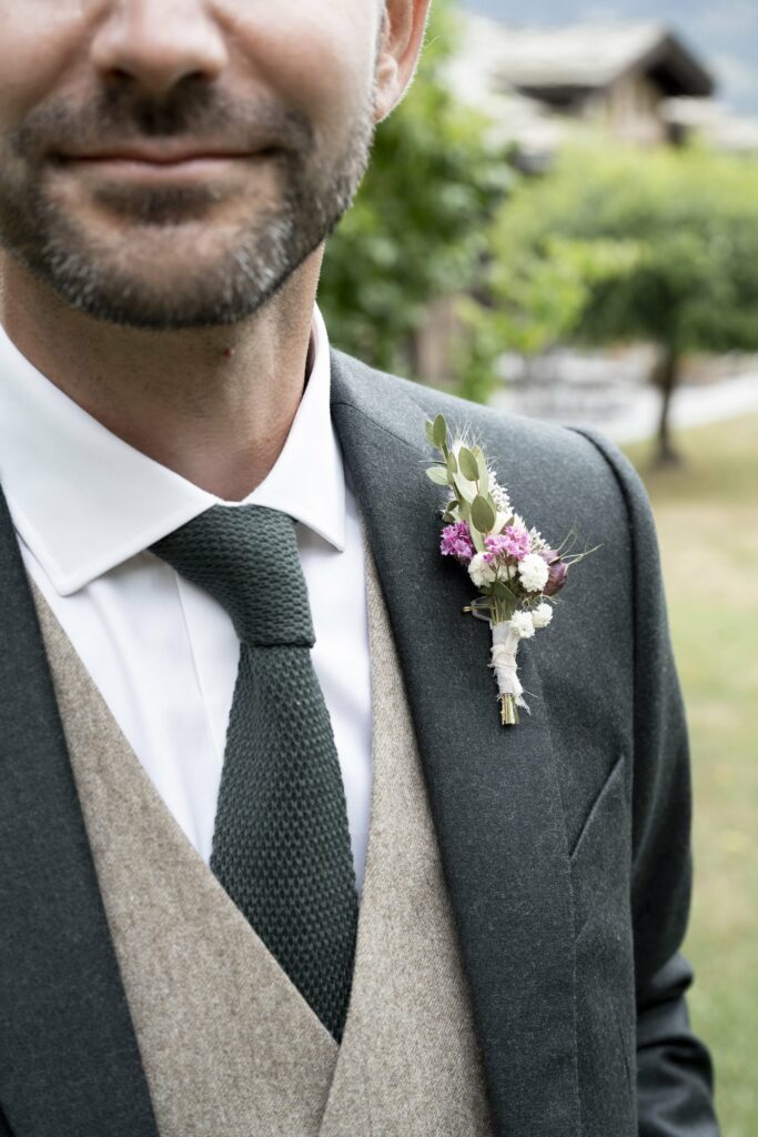 mariage Courchevel marié costume