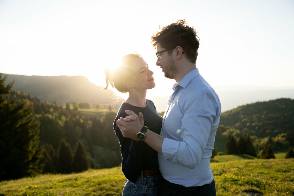couple danse montagne
