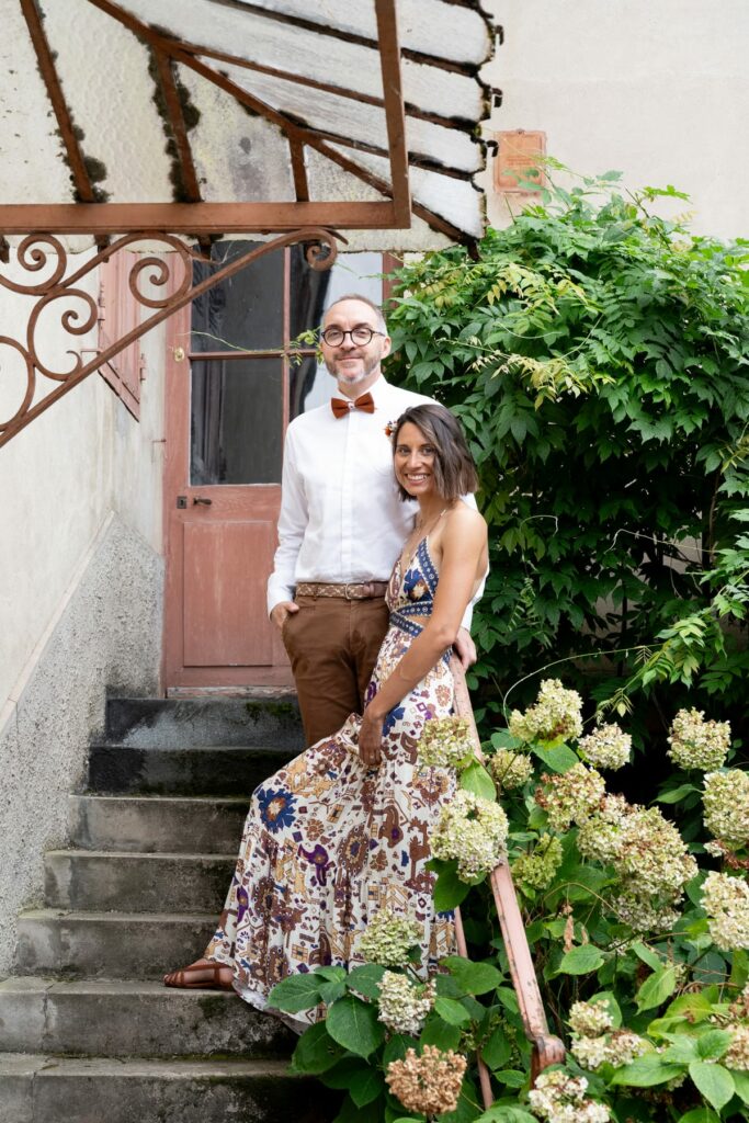 mariés dans escalier