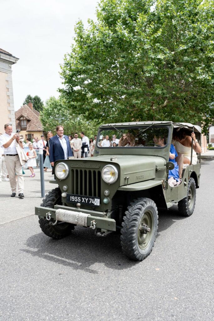 arrivée mariée jeep