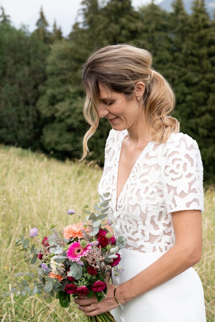 mariée et bouquet